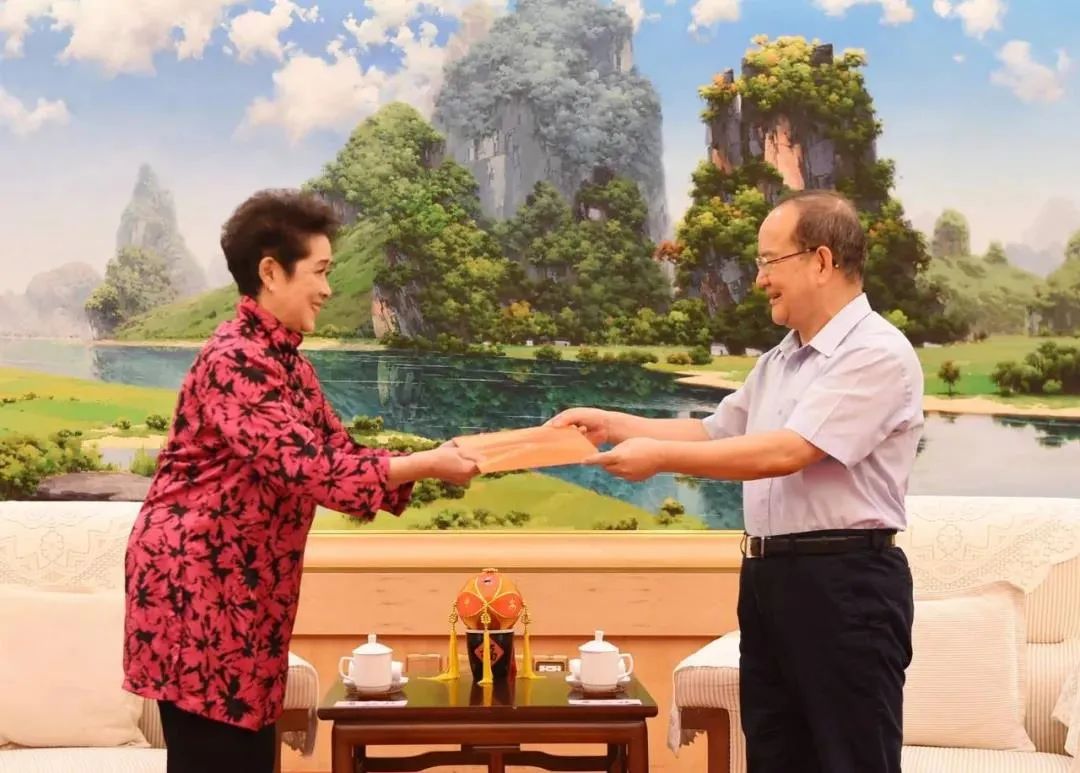 她，收到了总书记的回信，“她”的文化，获得了总书记的点赞