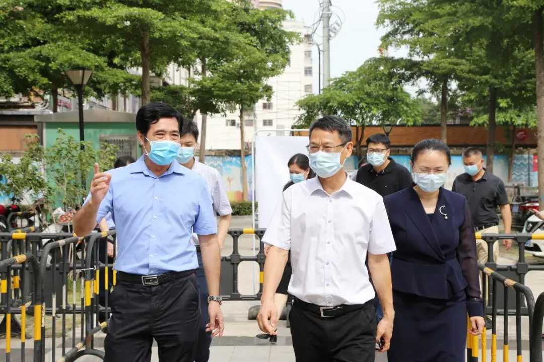 自治区文化和旅游厅副厅长唐正柱实地调研我馆复工复产工作情况