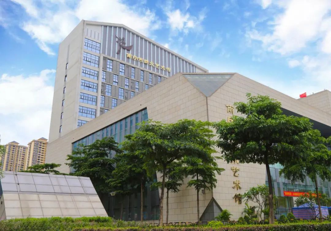 春生夏长，在这里与艺术一起奔跑