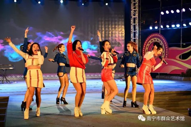 “金鸡报喜”2017年南宁市迎春广场音乐会在民歌湖举行